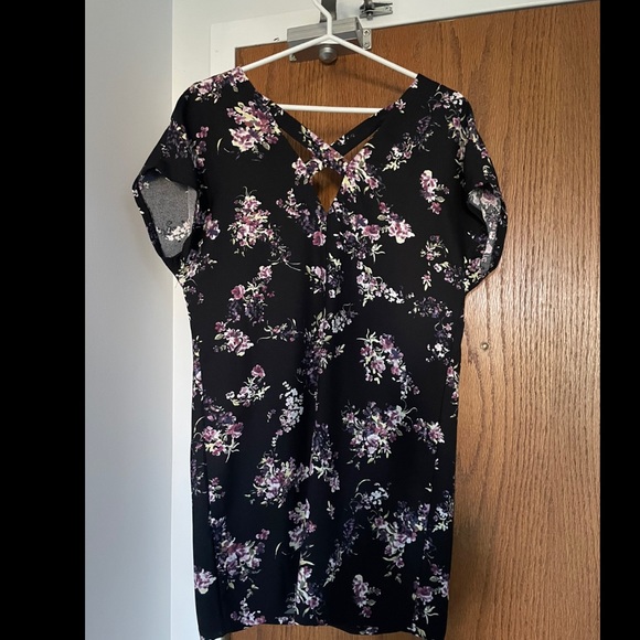 Dynamite Floral Dress - Picture 2 of 2